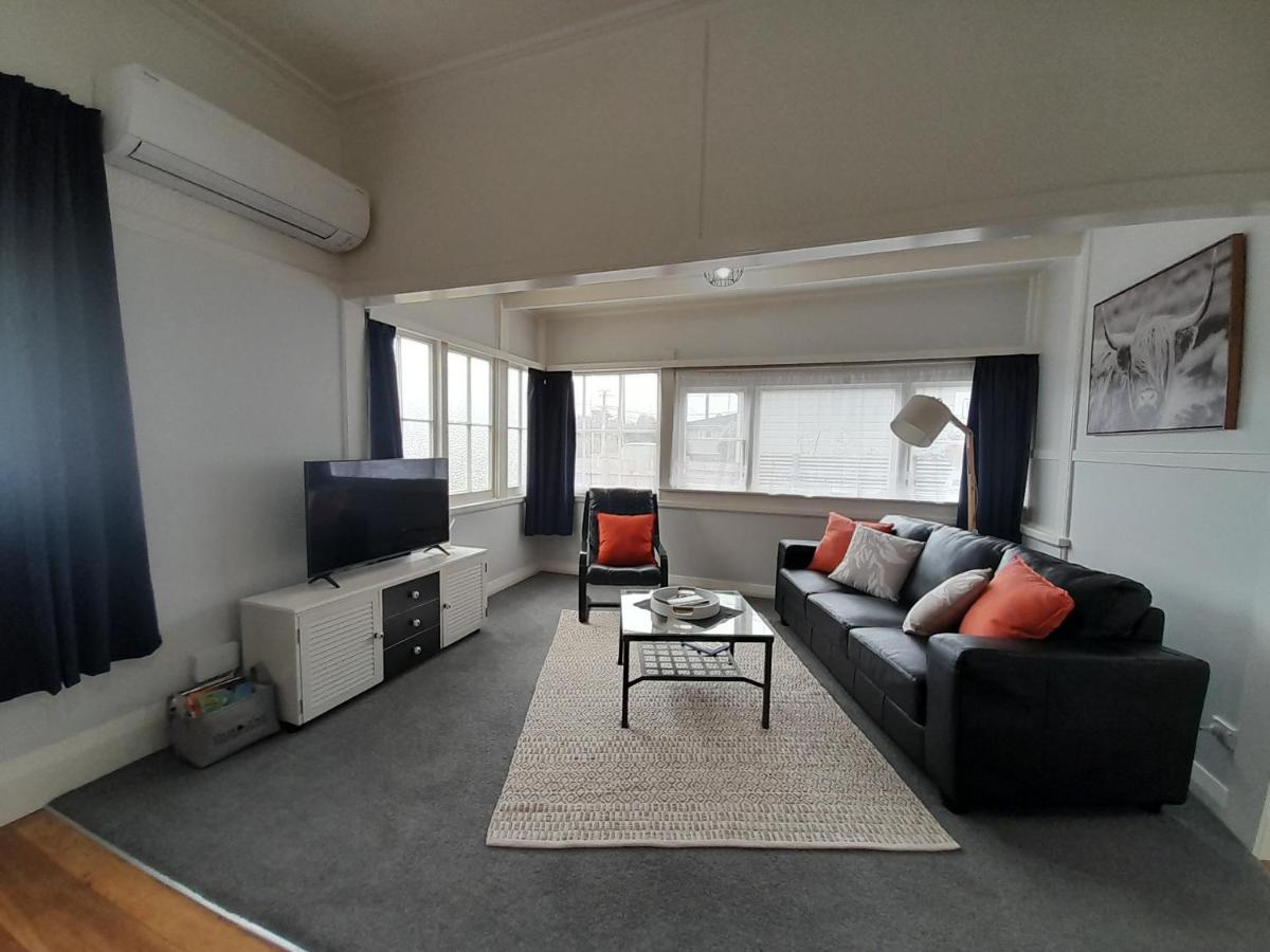 Character 1-Bedroom Unit Мастертон Экстерьер фото