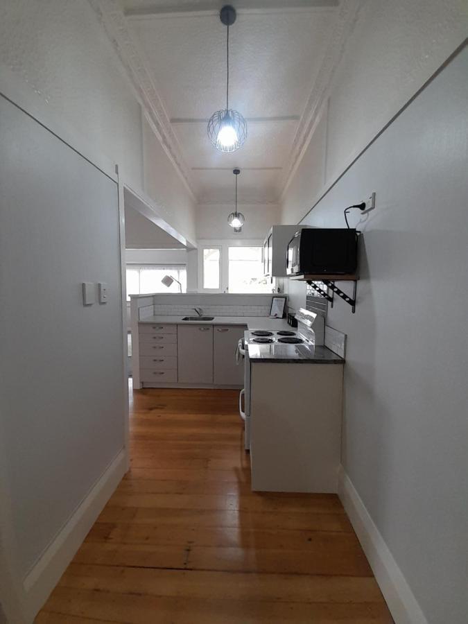 Character 1-Bedroom Unit Мастертон Экстерьер фото